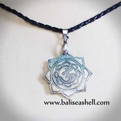 seashell necklace art carving art / kalung ongkara simbol hindu
