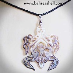 shell necklace art carving / kalung ukir kura kura