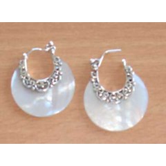 shell earring silver / anting perak ukir dengan kerang mutiara putih