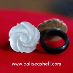 shell ring jewelry crafts / perhiasan cincin kerang kayu bunga