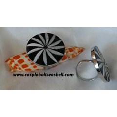 seashell cut ring from indonesia / cincin kerang resin