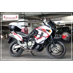 full body wrapping and cut by bulls sticker honda varadero