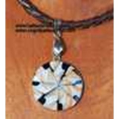 shell pendants art / liontin kerang mosaik
