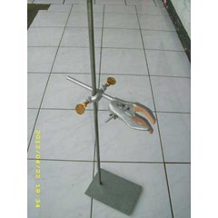klem dan statif untuk keperluan laboratorium