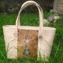 tas kulit batik