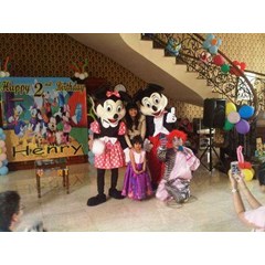 paket ulang tahun, sewa badut karakter mickey dan minnie mouse 021-8406705