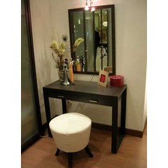 meja rias minimalis