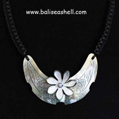 art shell jewelry necklace / kalung ukir kerang tahiti motif jepang