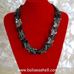 pearl shell necklace art cutting / kalung ukir tahiti motif kupu - kupu 