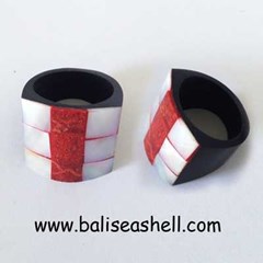 shell art ring jewelry with coral / perhiasan cincin kerang dengan koral mix