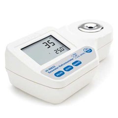 hanna hi 96822 digital refractometer for natural or artificial seawater analysis
