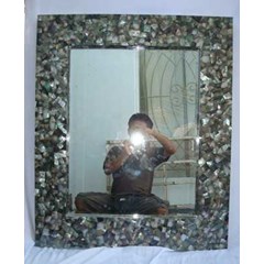 frame mirror from black tahitian / bingkai kaca atau cermin tahiti mosaik