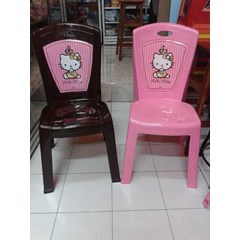 kursi makan hello kitty