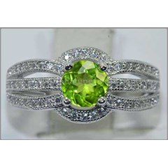 sparkling fresh green peridot crystal - rl 115