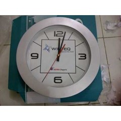 jam dinding diameter 33cm mesin sweep