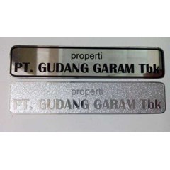 label plat | plat nama / nama dada / nama dada / plat label | plat coating | label plat | papan plat | plat etching| papan nama| plat stenlist| plat kuningan | plakat kristal | plakat patung timah