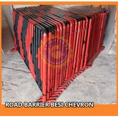road barrier besi chevron