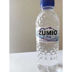 izumio® dalam kemasan botol 330 ml.