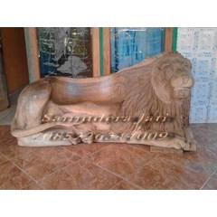 kursi patung singa