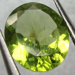 batu permata green peridot