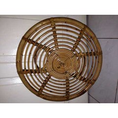 tameng rotan, pembuat tameng bahan rotan, pengrajin tameng rotan murah di indonesia, hub susan : 0852 1081 5321 / pin bb : 79991b86