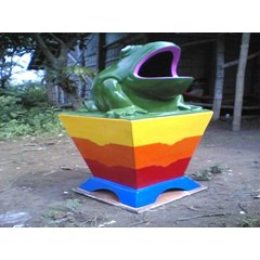 tempat sampah kodok