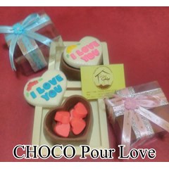 coklat valentine pour love