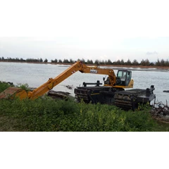 menyewakan excavator ampibi