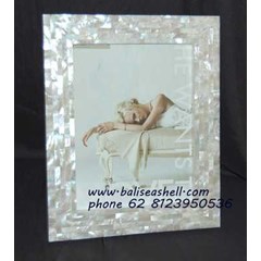 mother of pearl white shell frame photo / bingkai foto mutiara putih