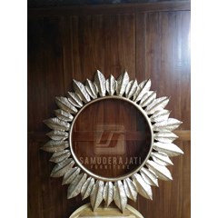 frame kaca cermin ukir daun matahari