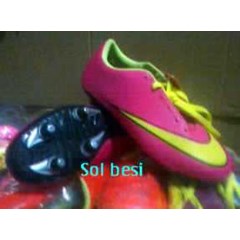 grosir sepatu bola