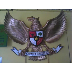 kerajinan logam lambang garuda pancasila