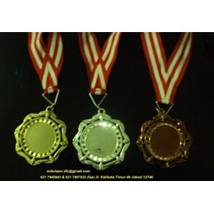 bikin plakat medali lomba awards murah