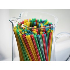 sedotan warna garis putih