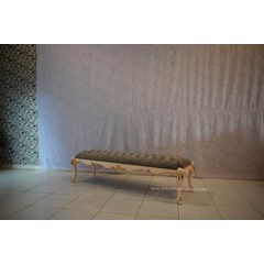 long stool warna putih kombinasi emas 