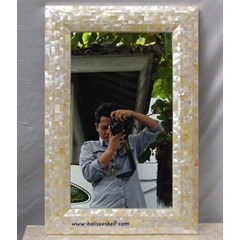 frame mirror from mother of pearl / bingkai kaca atau cermin dari mutiara