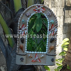 frame mirror from shell natural / bingkai kaca atau cermin dari kerang natural