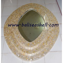 frame mirror oval from mother of pearl / bingkai kaca atau cermin bulat dari mutiara
