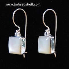 earring mop shell with silver / anting kerang mop dengan perak