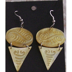 mop shell earring / anting kerang mop