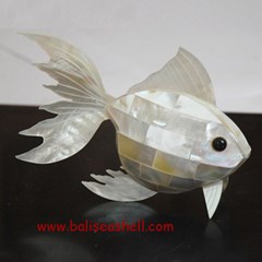 white pearl shell for fish crafts / kerajinan ukiran ikan dari kerang mutiara putih  