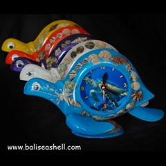 turtle ornament from seashell / ornamen penyu dari kerang laut