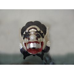 mask barong ghost from seashell / topeng hantu barong dari kerang laut 