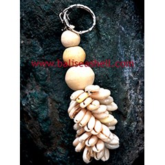  keyringcowrieshellcombinationartgantungankuncicowriekulitkombinasisen