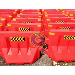 water road barrier