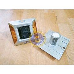 paku marka jalan solar cell