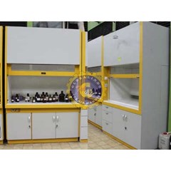 lemari asam laboratorium
