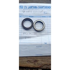 seal viton 44 x 34 x 5,1/2   oil seal sparepart truk