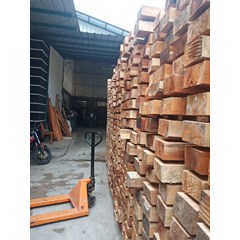 penahan muatan kayu