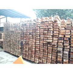 kayu pelindung barang